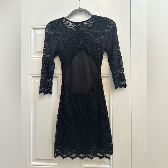 Gilbergilmore Black lace body con dress with back cutout size xs - Picture 2 of 3